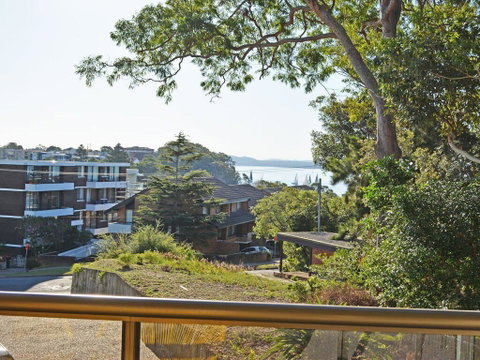 30 'The Commodore' 9-11 Donald Street - Fabulous 3 Bedroom 2 Bathroom 2 Carspaces - Accommodation Bookings 2