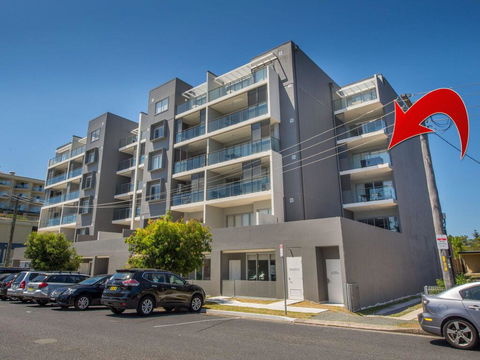 303 'The Shoal', 4-8 Bullecourt Street - Air Conditioning, WIFI, Netflix, Views, Linen & Lift - Accommodation Bookings 3