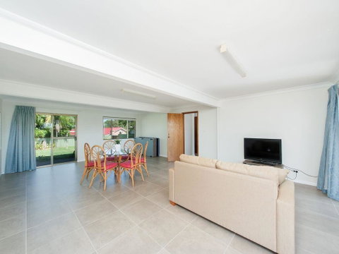 31 Kerrigan St - Large Home With Water Views & Boat Parking - Accommodation Bookings 2