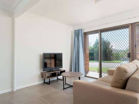 31 Kerrigan St - Large Home With Water Views & Boat Parking - Accommodation Bookings 3