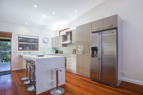33 Bangalow - Narrawallee's Beautiful Bungalow - Accommodation Bookings 2
