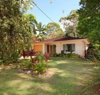 35 Santa Monica Avenue Coolum Beach Pet Friendly Linen Included - Accommodation Bookings