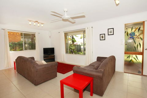 35 Santa Monica Avenue Coolum Beach, Pet Friendly, Linen Included - Accommodation Bookings 2
