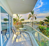 3br Broadbeach Lakefront Apartment - Accommodation Bookings