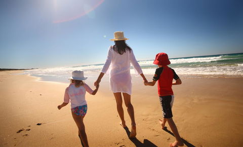 3BR Coolum Beach Escape , Courtyard, Pool, Spa, Tennis - Accommodation Bookings 1