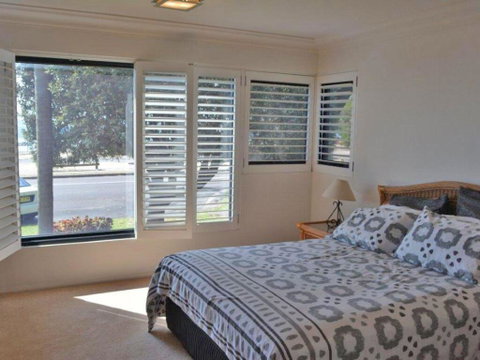 4 'Florentine' 11 Columbia Close - Spectacular Views And Air Conditioning - Accommodation Bookings 3