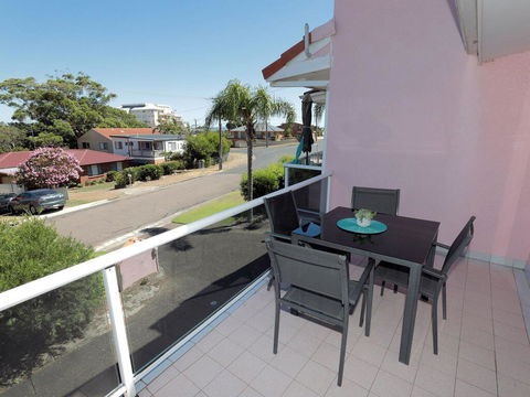 4 'Frangipani' 30 Leonard Avenue - Spacious Townhouse - Accommodation Bookings 0