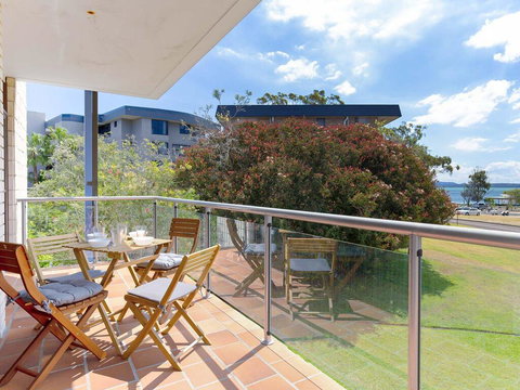 4 'Villa Ellisa', 10 Columbia Close - Beautiful Unit With Beautiful Water Views At Little Beach - Accommodation Bookings 0
