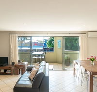4/4 On First - Accommodation Bookings