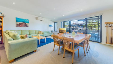 4/4 The Esplanade, Cowes - Cscape - Accommodation Bookings 0