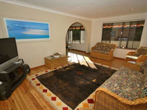 41 Leonard Avenue- Pet Friendly, Boat Parking & Aircon - Accommodation Bookings 3