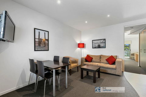 444 The Waves - Accommodation Bookings 2