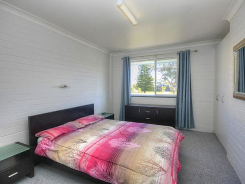 45A Wharf - Upstairs - Accommodation Bookings 2