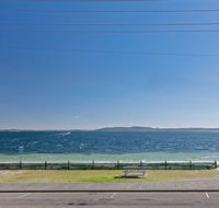 5 'Bayside' 21 Victoria Parade - unbeatable location and Air Conditioned - Accommodation Bookings
