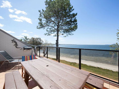 5 'Casuarina's ' 33 Soldiers Point Road - Superb Waterfront Unit - Accommodation Bookings 1