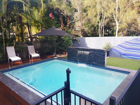 5 Bedroom Luxury Villa - Hope Island - Accommodation Bookings 0