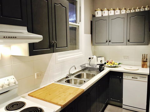 50s Fibro Chateau - Accommodation Bookings 3