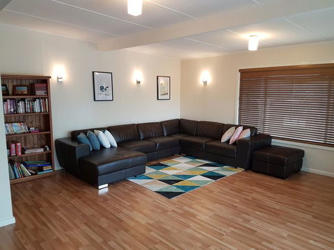 53 Honeysuckle Grove - Accommodation Bookings 3