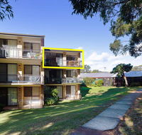 54 'Bay Parklands' 2 Gowrie Avenue - air con pool tennis courtchild friendly - Accommodation Bookings