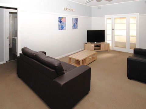 59 Wharf Street Opposite Bowling Club - Accommodation Bookings 2