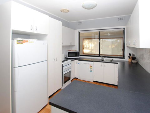 59 Wharf Street Opposite Bowling Club - Accommodation Bookings 1