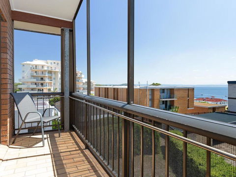6 'Bahia', 47 Ronald Avenue - Fantastic Location With Filtered Water Views - Accommodation Bookings 1