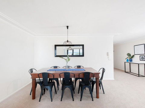 6 'FLORENTINE', 11 COLUMBIA CLOSE - STUNNING UNIT WITH SENSATIONAL VIEWS - Accommodation Bookings 2
