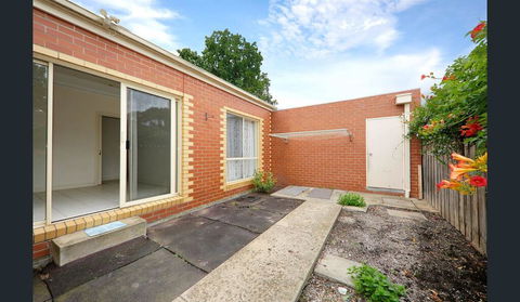 6 CAN STAY, CENTRAL GLEN WAVERLEY - Accommodation Bookings 1
