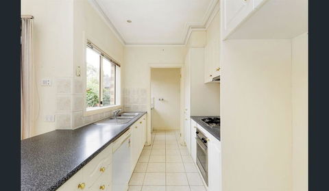 6 CAN STAY, CENTRAL GLEN WAVERLEY - Accommodation Bookings 2