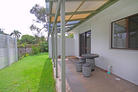 6 Petrie Ave, Marcoola, Pet Friendly, Linen Supplied - Accommodation Bookings 3