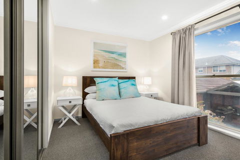 6-bed Oceanfront House With Jacuzzi, Games, Parking - Accommodation Bookings 1
