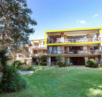 68 'Bay Parklands'  2 Gowrie Ave - aircon pool tennis court communal spa - Accommodation Bookings