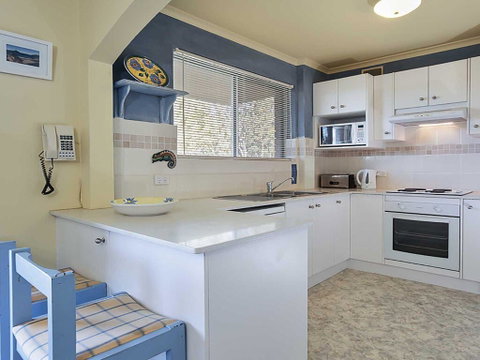 7 'Amaroo' 8 Ondine Close - Fantastic 2 Bedroom Unit So Close To The Waters Edge - Accommodation Bookings 1