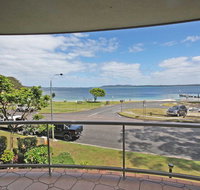 7 'Florentine' 11 Columbia Close - air conditioned unit with fantastic views of Little Beach - Accommodation Bookings
