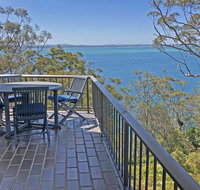 7 'Skyline' 12 Thurlow Avenue - Unit with a WOW factor - Accommodation Bookings