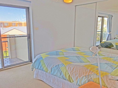 7 'Skyline' 12 Thurlow Avenue - Unit With A WOW Factor - Accommodation Bookings 3