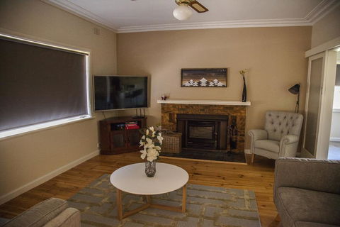 725 Myrtleford-Yackandandah Road - Accommodation Bookings 2