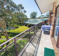 73 'Bay Parklands' 2 Gowrie Avenue - solar heated pool spa tennis court  views - Accommodation Bookings