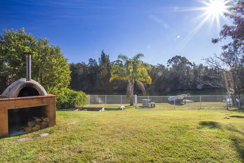 77 Lake Entrance Rd - Waterfront Wonder - Accommodation Bookings 2