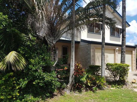 8 Hakea Place - Family Home On A Quiet Street, Close To Beach & Shops, Pet Friendly - Accommodation Bookings 0