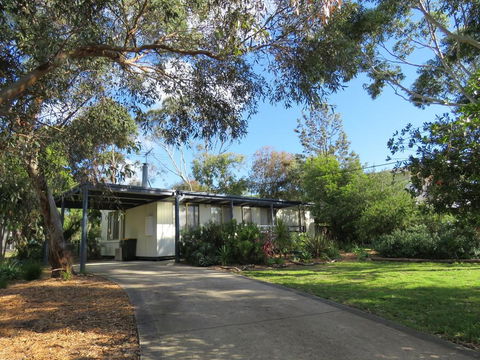 8 Ophir Ave, Ventnor - Accommodation Bookings 0