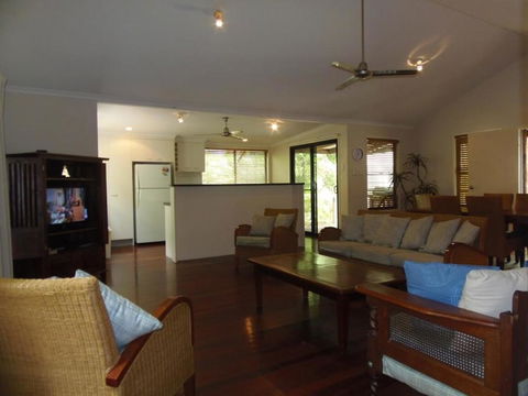 8 Orania Court - Rainbow Shores, Privacy, Peace And Quiet - Accommodation Bookings 2