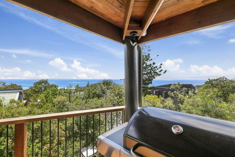 8 Yarrong Road - Accommodation Bookings 0