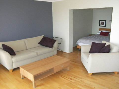 9 'Blue Vista', 13 Victoria Parade - Studio With Stunning Views - Accommodation Bookings 2