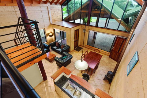 9 Marshall Street - Large Family Holiday Home Just Metres To The Beach - Accommodation Bookings 1