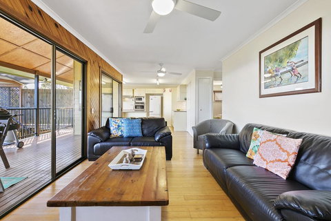 9 Merinda Crescent - Accommodation Bookings 1