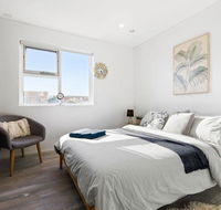 A Bright  Comfy Beach Studio 5min walk to Bondi Beach - Accommodation Bookings