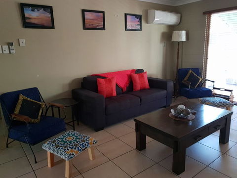 A City Retreat, 2BR Apartment - Reid Park -Townsville - Accommodation Bookings 0