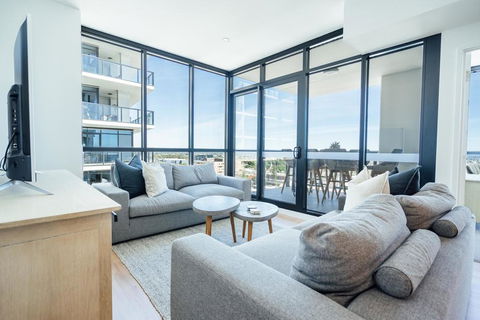 A Cut Above The West - Pool - Rooftop Bar - Gym - Wifi - Accommodation Bookings 1