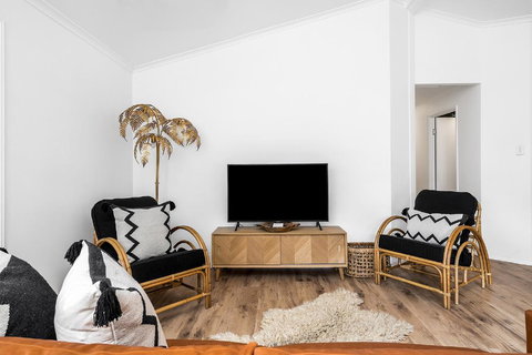 A PERFECT STAY - 3 Salty Sisters - Accommodation Bookings 3